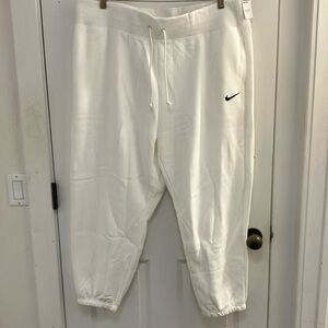 Nike Yoga/Athletic/Athleisure Comfy Sweatpants, NWT!